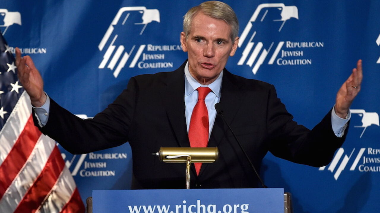 USA-ELECTIONS/REPUBLICANS Sen. Rob Portman (R-OH) speaks during the Republican Jewish Coalition Spring Leadership Meeting in Las Vegas, Nevada April 25, 2015. REUTERS/David Becker - RTX1A9CG